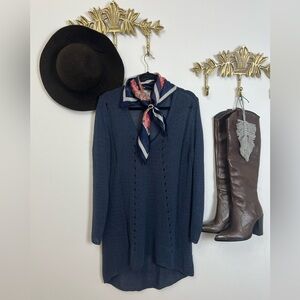 Navy blue knit light weight tunic sweater xL ptp 23”